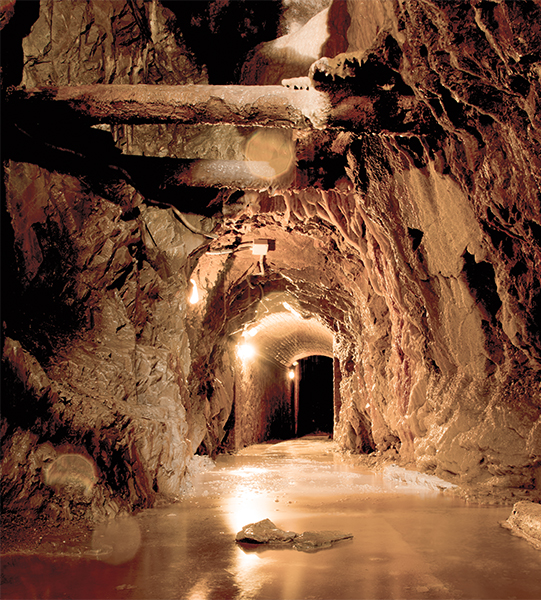 Interior de una mina en Bellmunt del Priorat