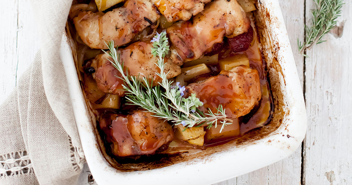 Pollastre al forn amb prunes