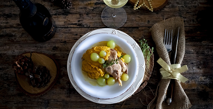 Pato mudo del Penedès con cava y uvas