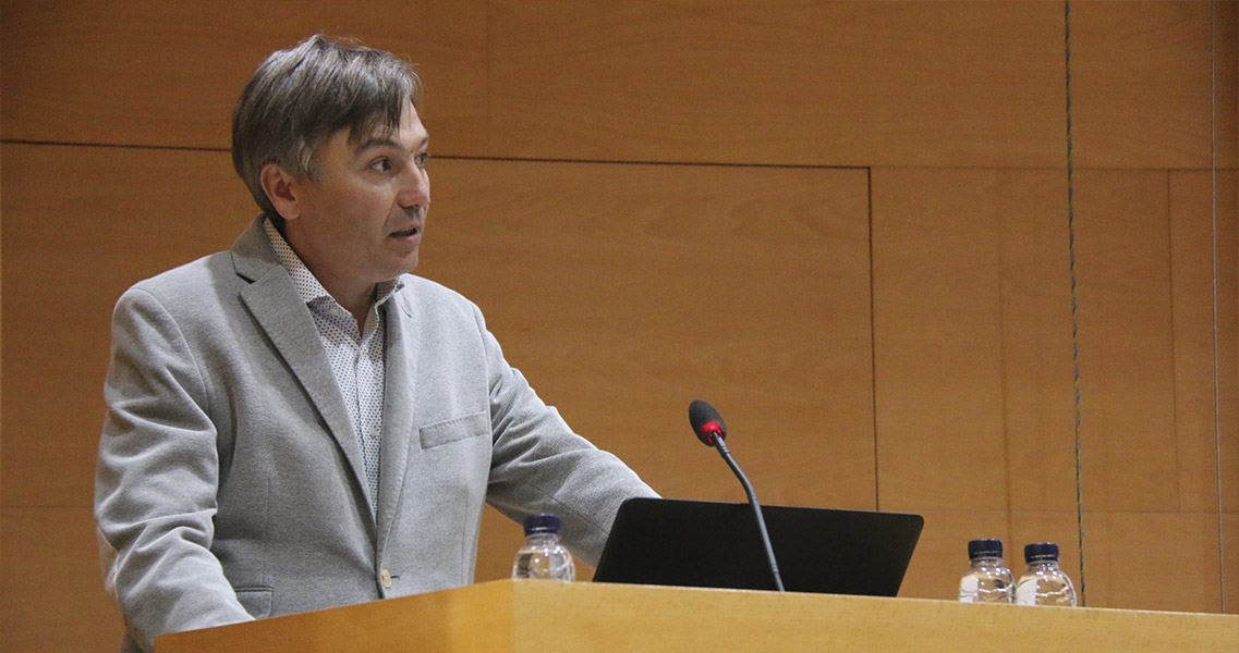 Marc Massana, responsable de la bodega, durante su intervención