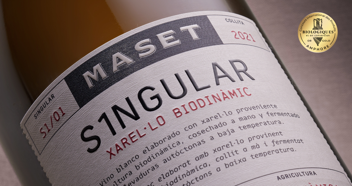 Detalle de la etiqueta del vino blanco Singular Xarel·lo Biodinámico