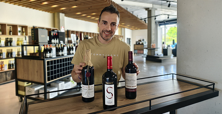 Tres vinos tintos de Bodegas Maset vuelven a triunfar en el AWC Vienna 2025